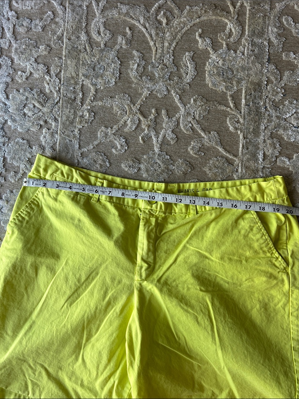 GAP Women’s Shorts - Picture 4 of 5